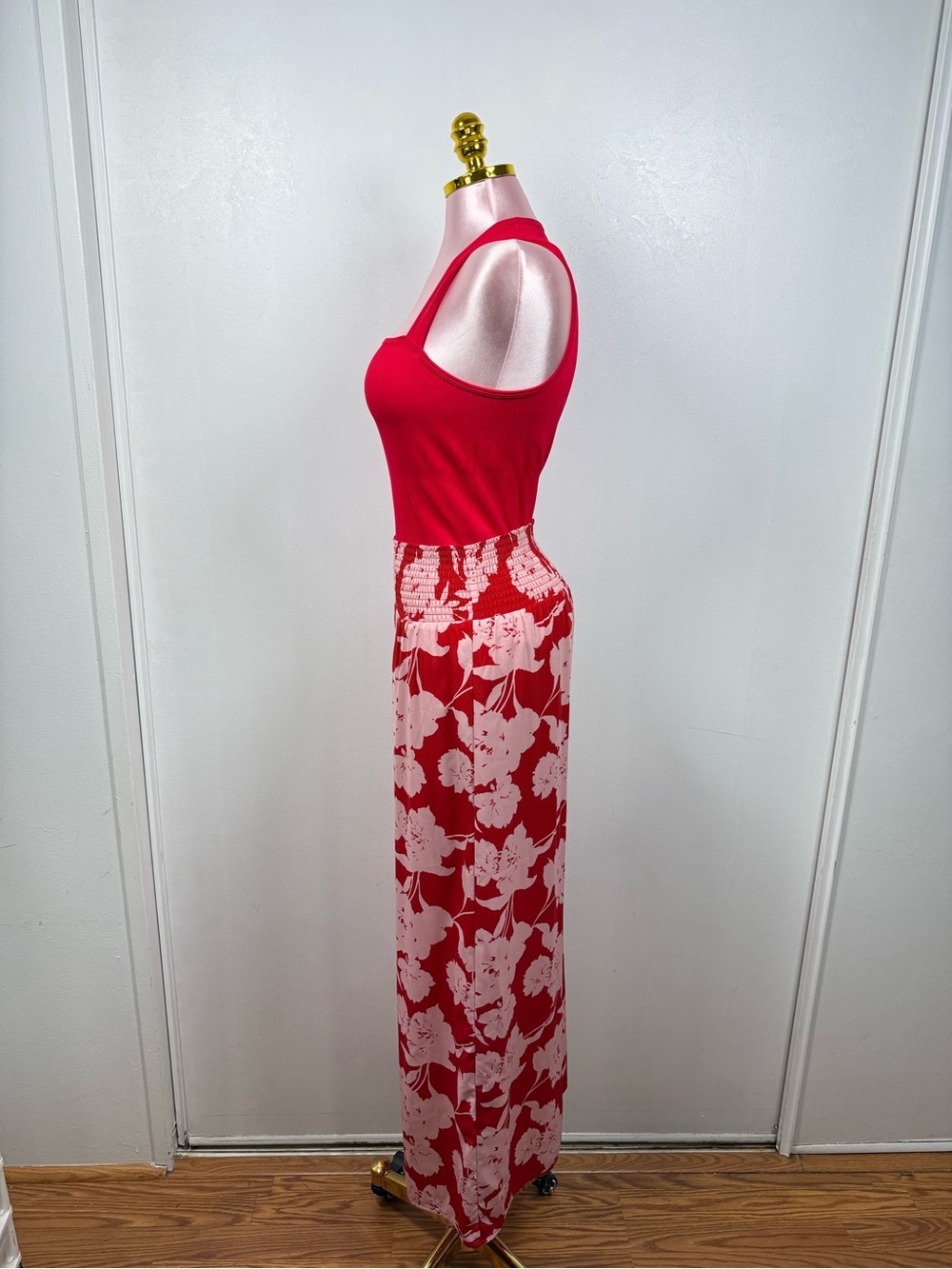 Sienna Sky Red Floral Wide Leg Pants High Rise Smocked Waist Size M - Picture 5 of 7